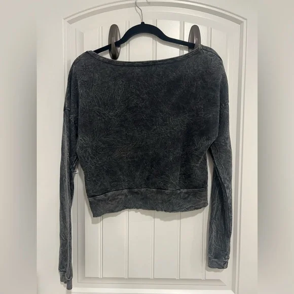 Foreign Exchange Size M Crop Top Sweater - Picture 2 of 6